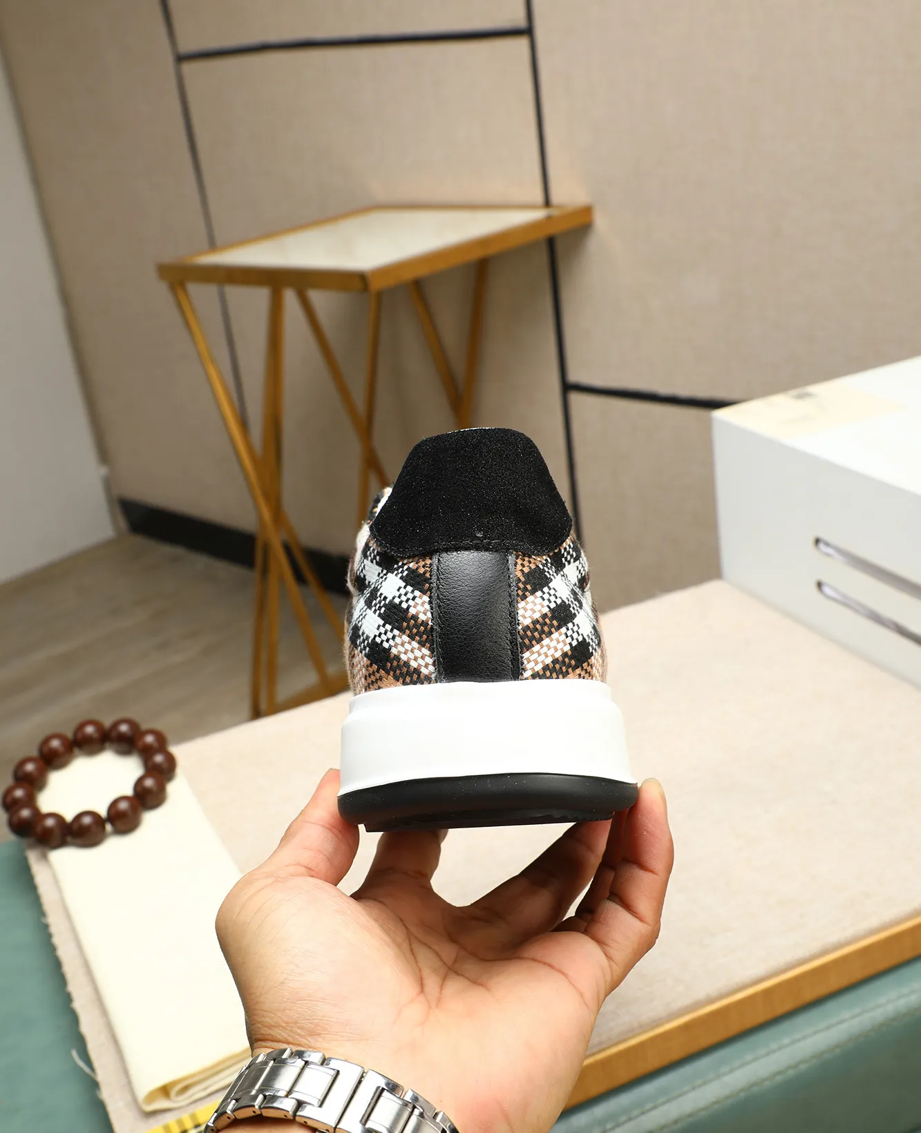 Men's shoes 💰440 ❤️❤️❤️[BURBERRY] Burberry purchasing agent 🔍Men's 🚹New model is synchronized with the official website. The upper is made of imported fabrics and cowhide lining. Completely 1⃣:1⃣ replica🇮🇹, non-slip and wear-resistant rubber outsole ⚠original factory goods, 🔍🔍high quality, please look at the details, welcome to compare⚠Size: 38-44